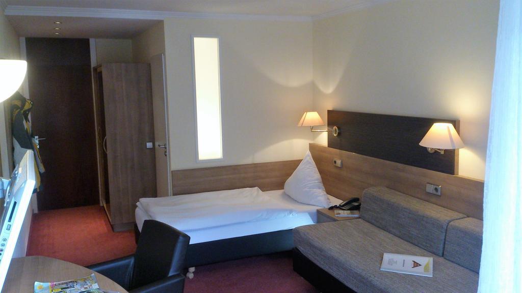 Hotel Bergfrieden Bad Wildbad Bagian luar foto