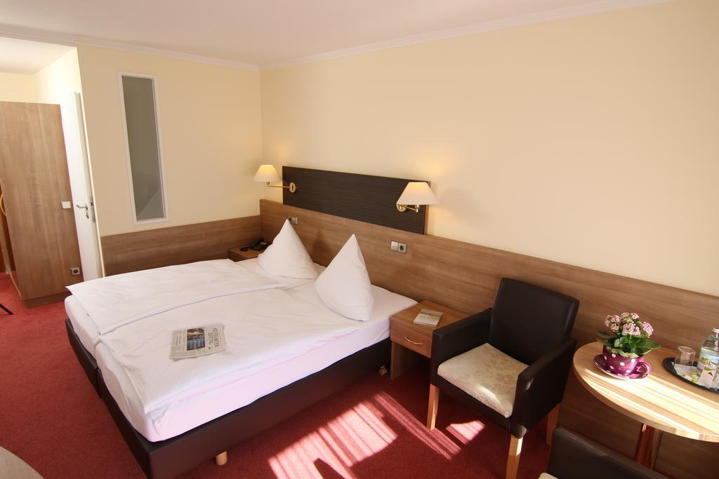 Hotel Bergfrieden Bad Wildbad Bagian luar foto