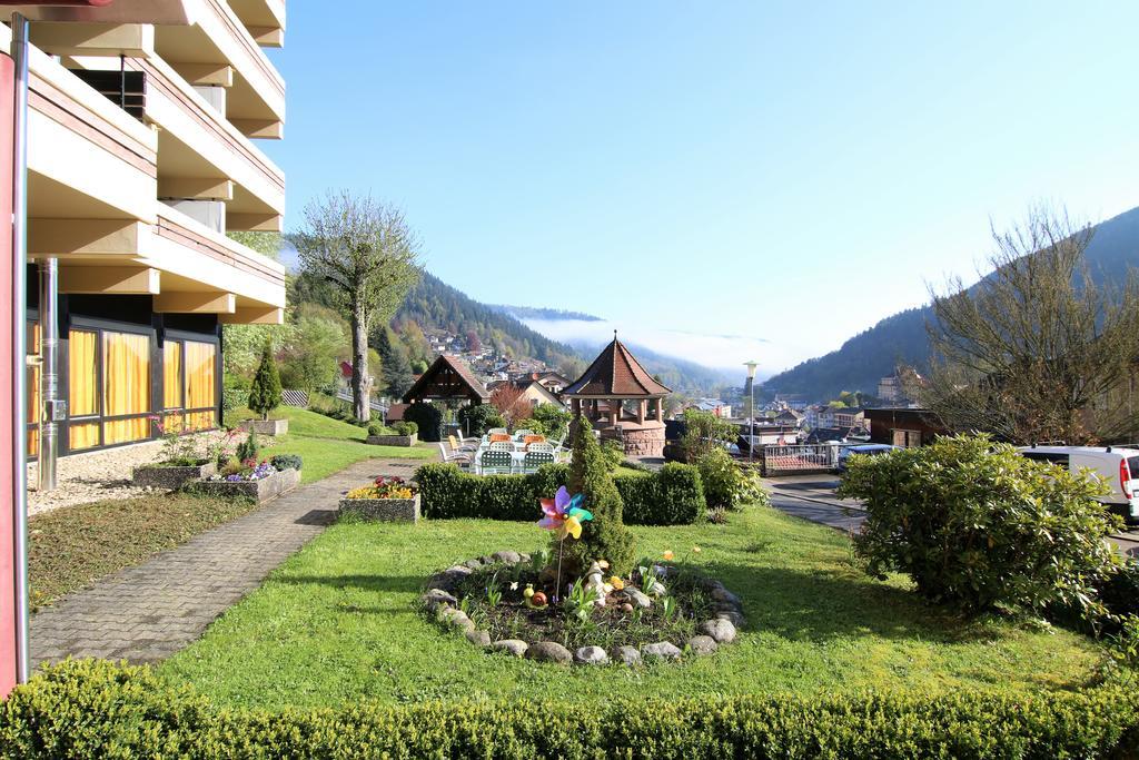 Hotel Bergfrieden Bad Wildbad Bagian luar foto